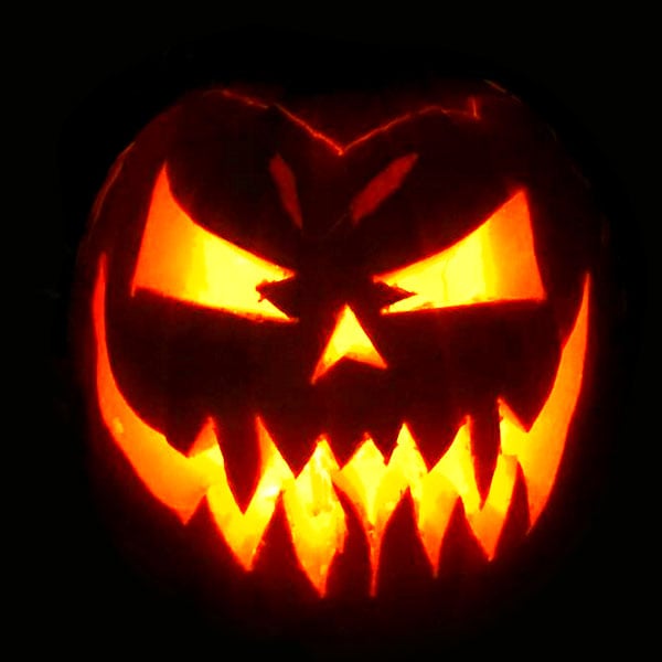 Scary Halloween Pumpkin Carving Ideas 2017 by Designbolts 5