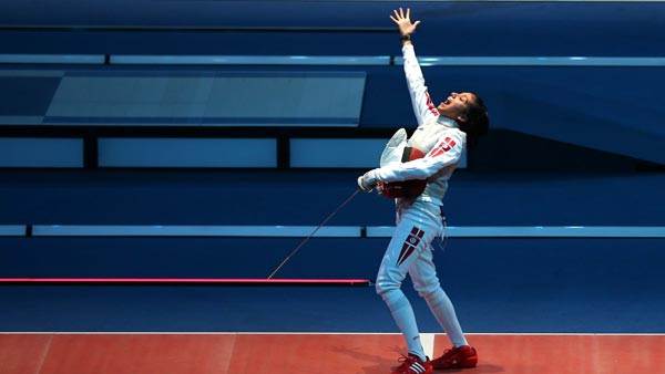 Gesture-of-Victory-Fencing-HD-Wallpaper