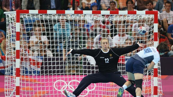Penalty-in-the-Women's-Handball-HD-Wallpaper