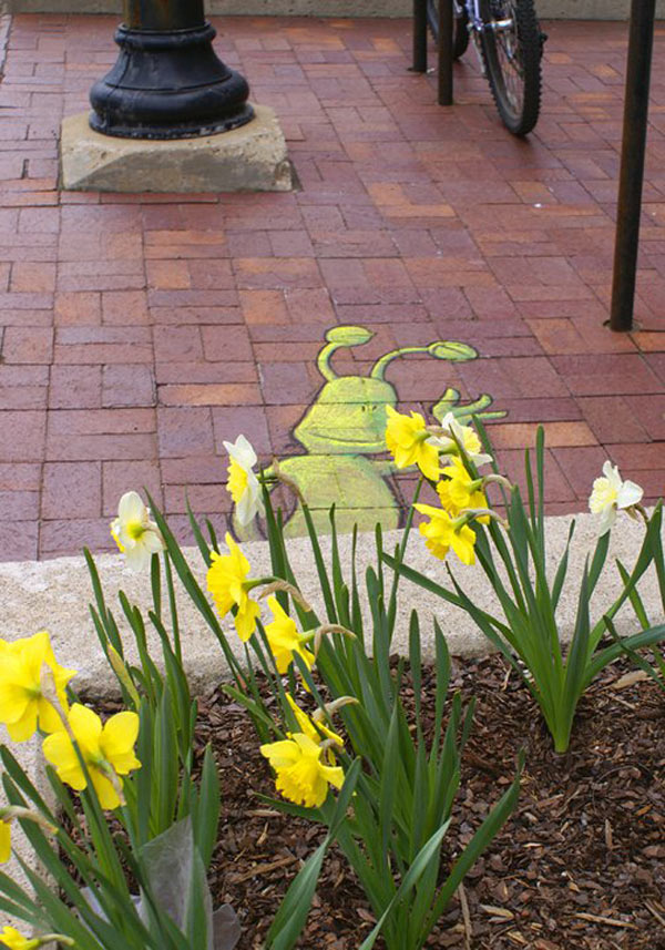 Amazing-Street-art-of-David-Zinn-Sluggo (69)