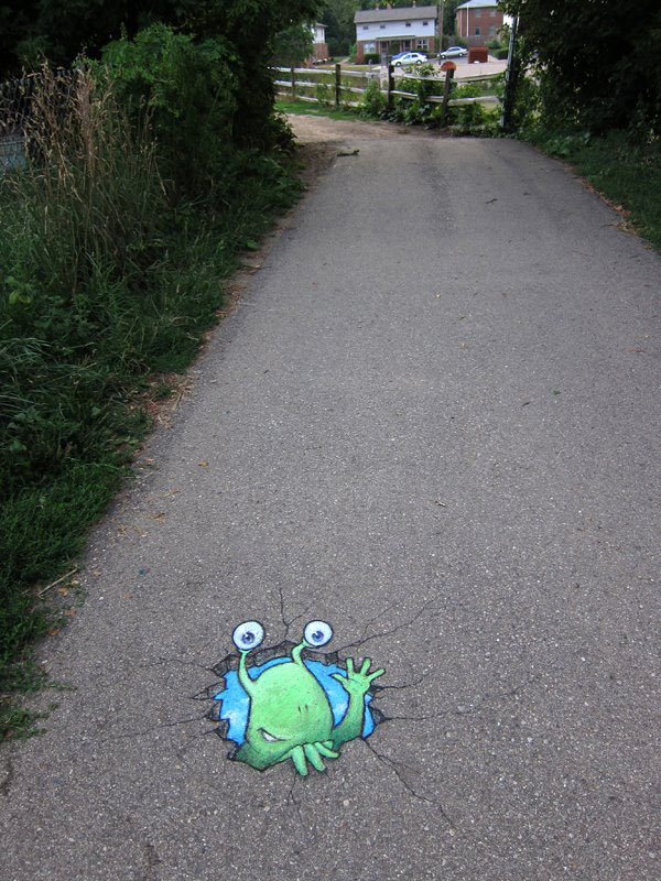 Amazing-Street-art-of-David-Zinn-Sluggo (15)
