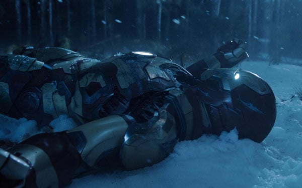 Tony-Stark-Iron-Man-3-movie-scene-wallpaper