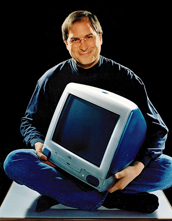 steve-jobs-with-imac-g3-blue