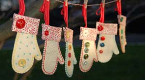 20-Simple-Yet-Cute-Handmade-Christmas-Ornaments-2013