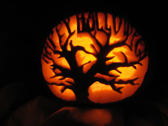 Happy-Halloween-Pumpkin-carving-2015