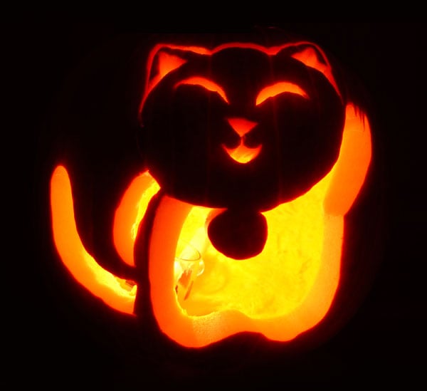 Lucky-Cat-pumpkin-carving-design