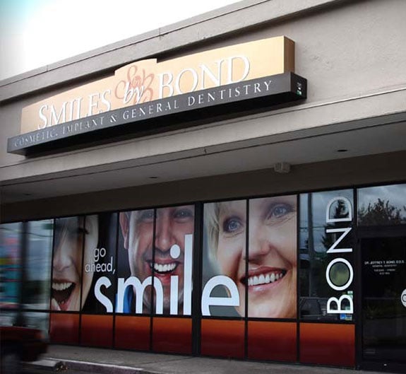 10 Awesome Shop Window Graphics / Signage for Storefront