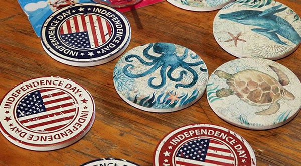 25-Beautiful-Drink-Coasters-Table-Mats-for-Graphic-Designers