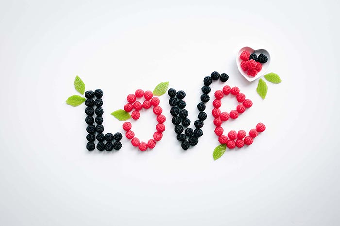 Love-With-Fruits-Wallplaper