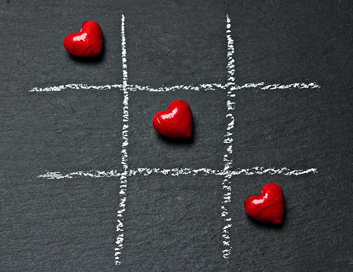 Tic-Tac-Toe-Heart-Game-Wallpaper-For-Valentine's-Day-2020