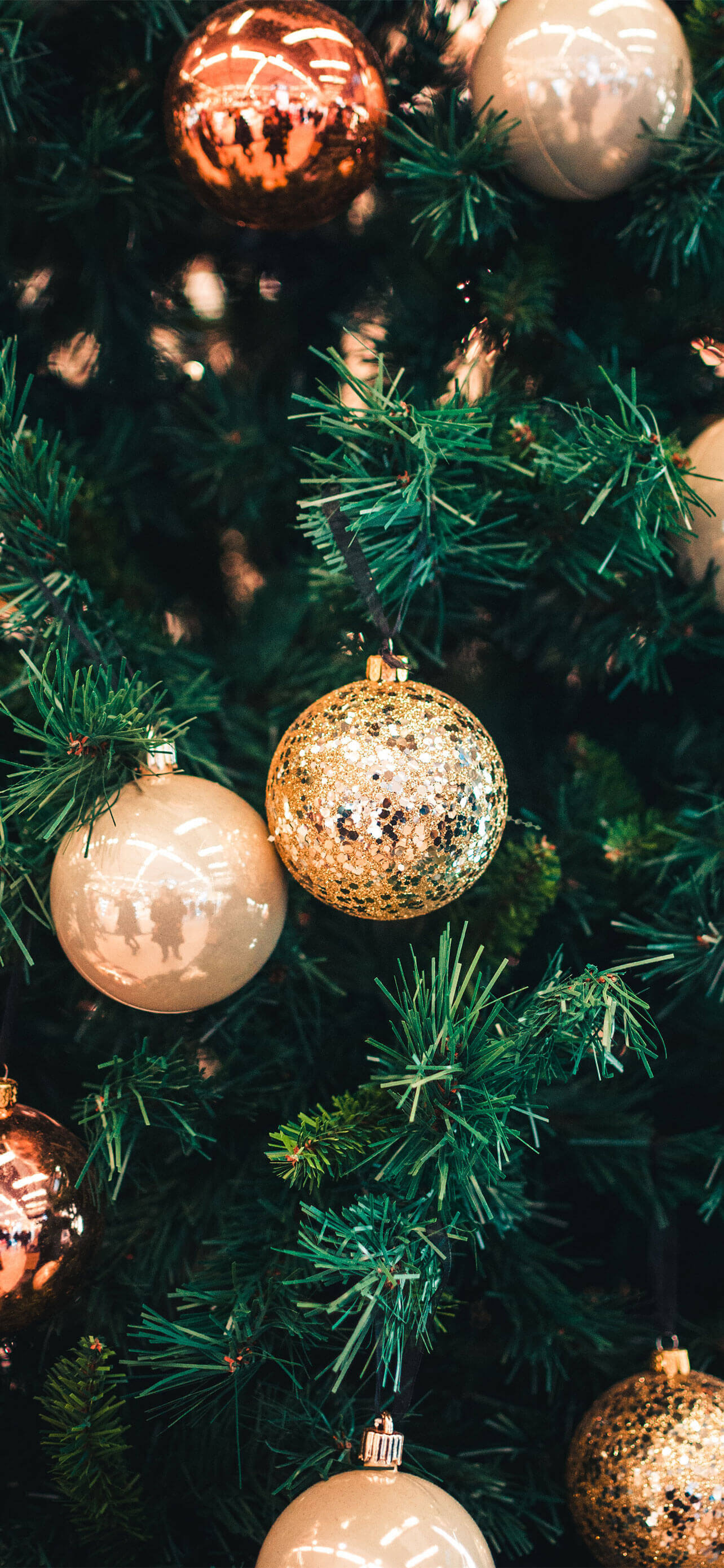 40 Beautiful Iphone 12 Pro Max Christmas Wallpapers Backgrounds Designbolts
