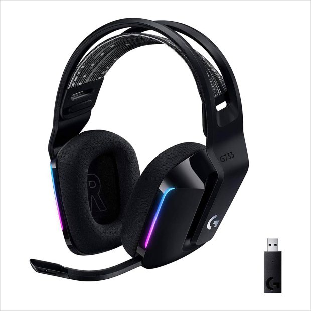 10 Best Wireless Gaming Headphones 2023 with Microphone Designbolts